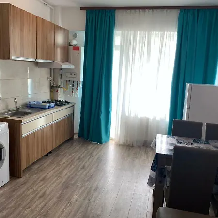 Antonia Summerland * ママイア