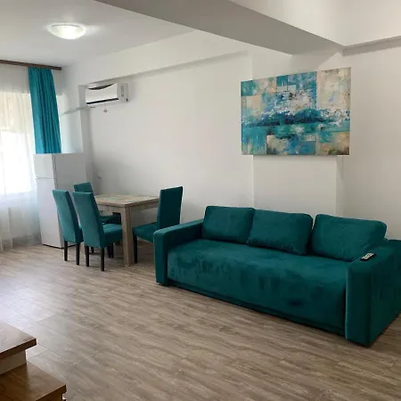 Antonia Summerland * مامايا